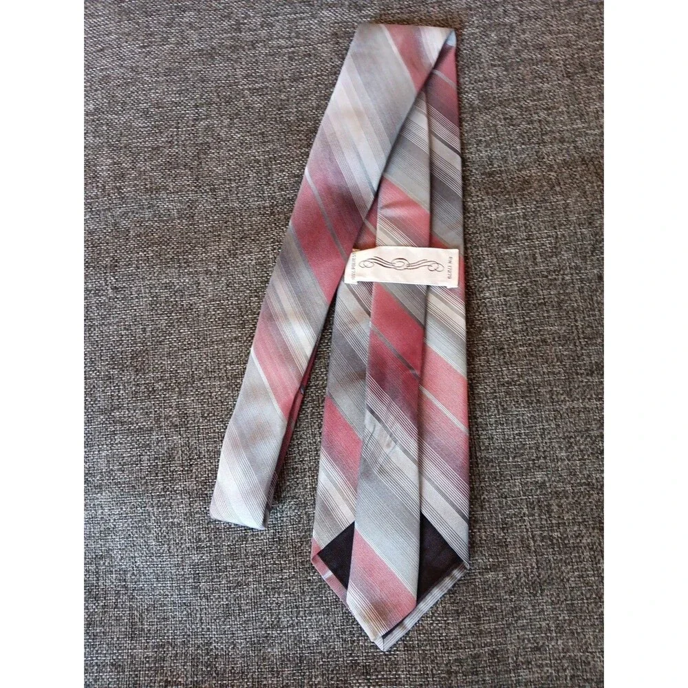 Tie 70s 80s 90s Y2K Mens Gray Red Stripe  3.5 Wide 57 Long